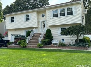 178 Avenue B, Holbrook, NY 11741