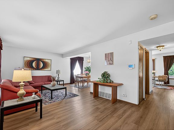 4th image of 722 Aspen Dr