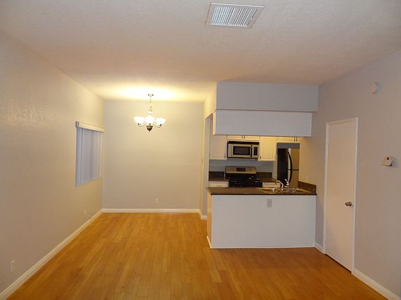 4th image of 4726 Orion Ave #4