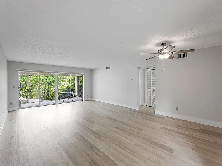 1201 Solana Rd #5 — Photo 8