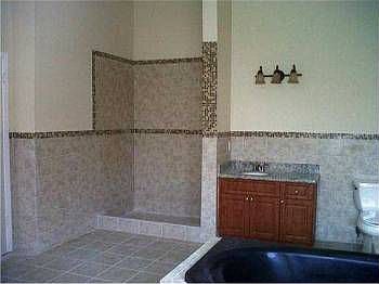 3rd image of 4050 SW 139th Ave