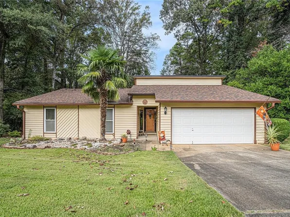 1355 Gray Rock Dr, Marietta, GA 30066