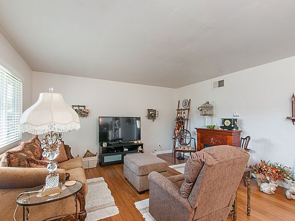 3rd image of 12142 Lemon Crest Dr Unit 1