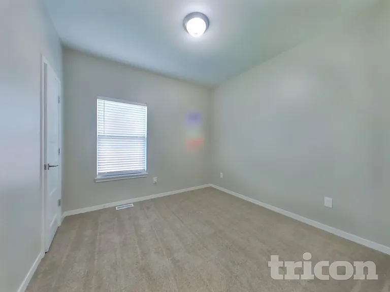 11235 N Bristol Ave — Photo 10