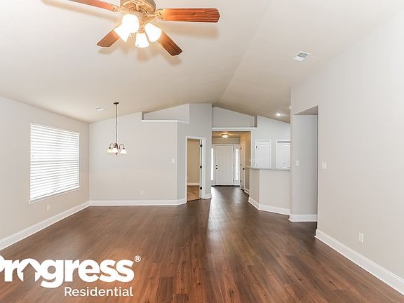 3rd image of 3224 N Hartland
