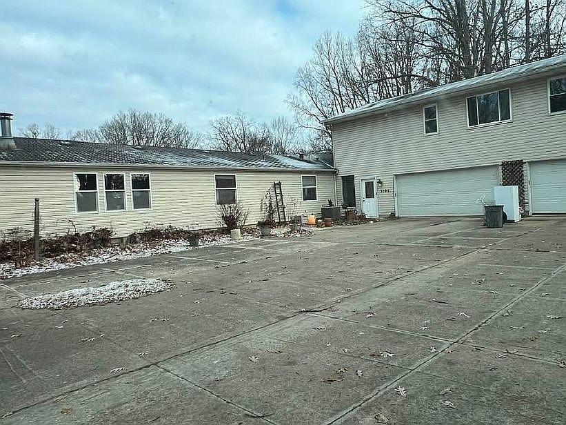 2nd image of 3192 Carr St