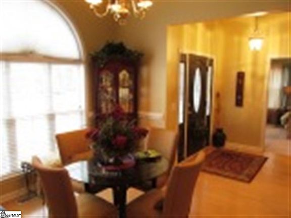 4th image of 126 Sunshine Dr