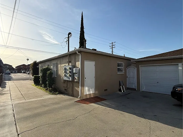 6521 Walker Ave — Photo 2