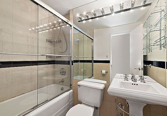 5th image of 116 Central Park S APT 3A