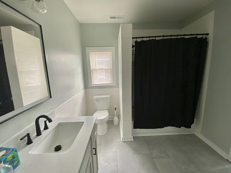 4110 Sheffield Ave — Photo 8