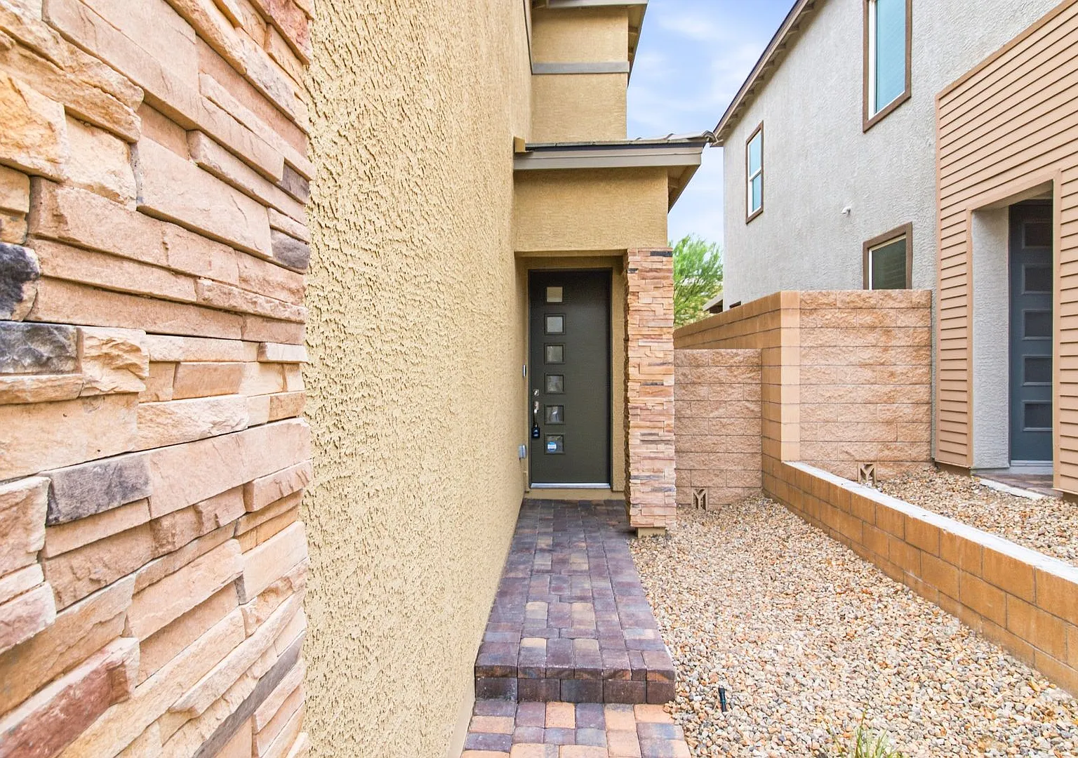 Beautiful 3-Bedroom Home in Desirable Skye Canyon — Photo 4
