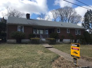 100 Saint Eleanoras Ln, Yonkers, NY 10701
