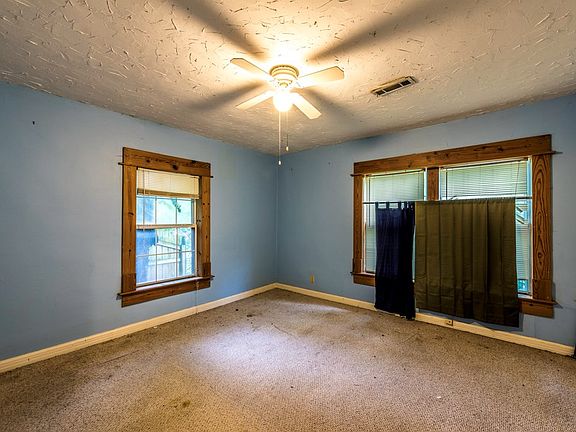 4th image of 5 E Trenton Blvd