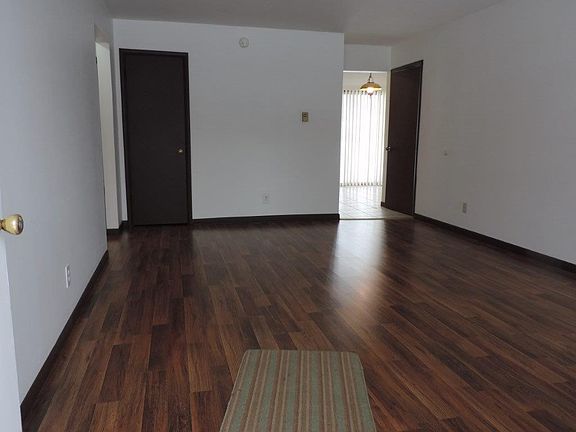 4th image of 2247 Welch Dr