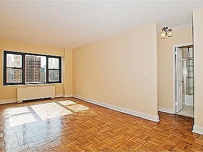 2nd image of 20 W 64th St #5d