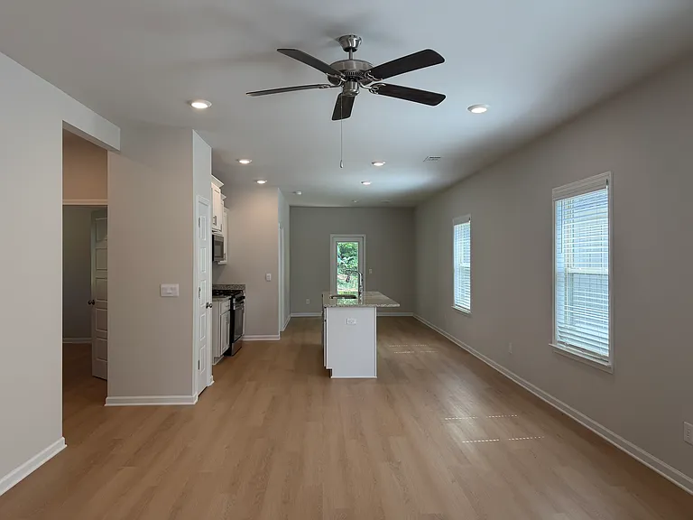 410 Hidden Reed Ct — Photo 4