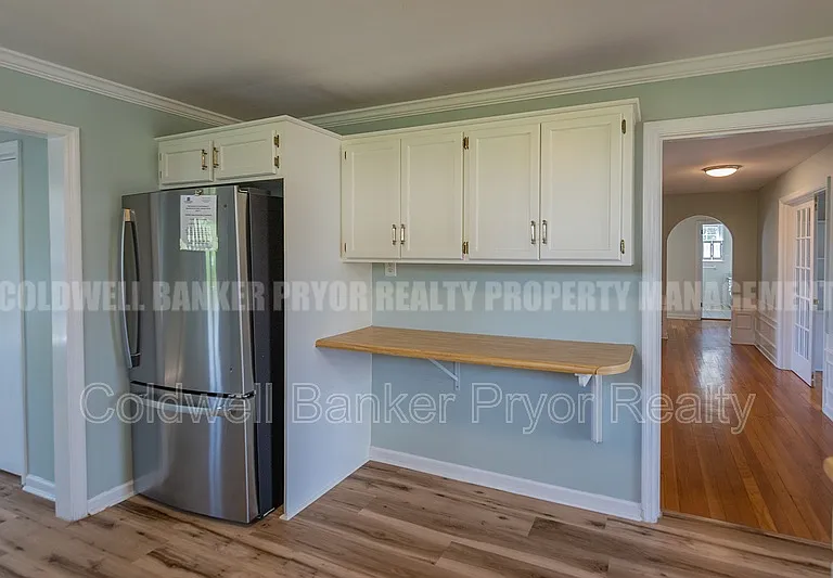 323 Walsh Rd — Photo 12