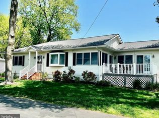 1606 Cliff Dr, Edgewater, MD 21037