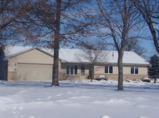 702 3rd Ave SE, Rockford, IA 50468