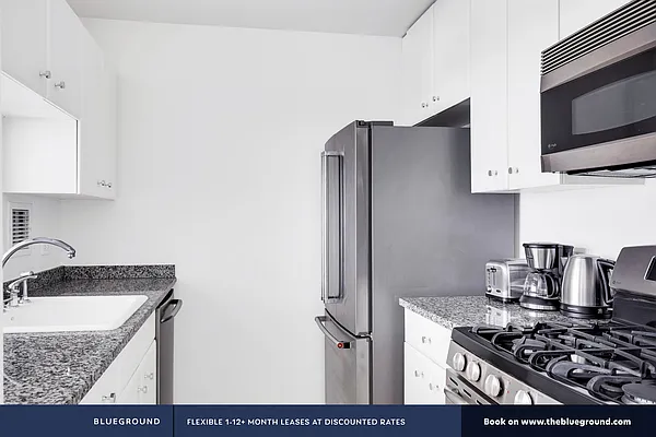 Rented by The Blueground | media 8