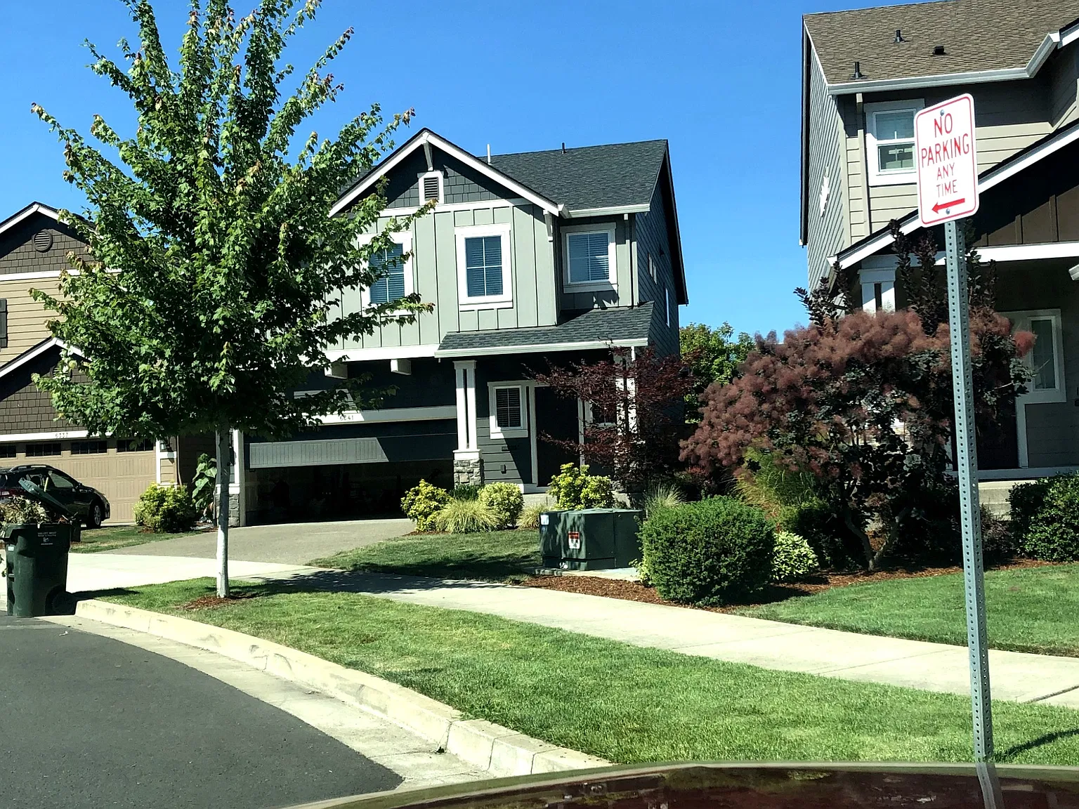 5 bed, 3299 sqft, $3,695 — Photo 2