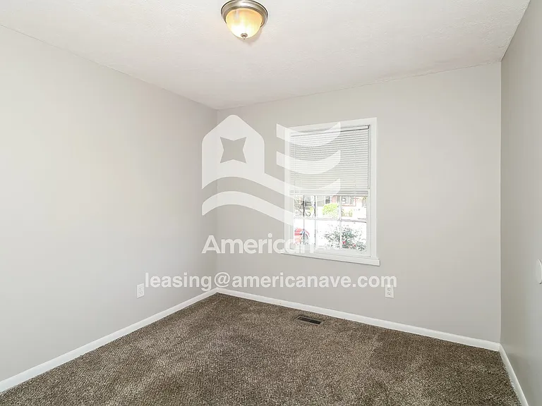 30464_009_bedroom_12798446.jpg