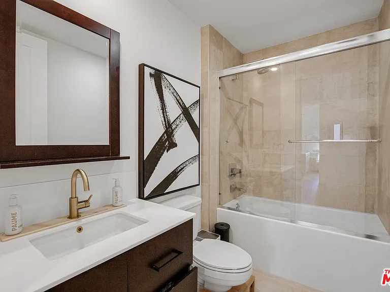 118 S Kenwood St #102 — Photo 16