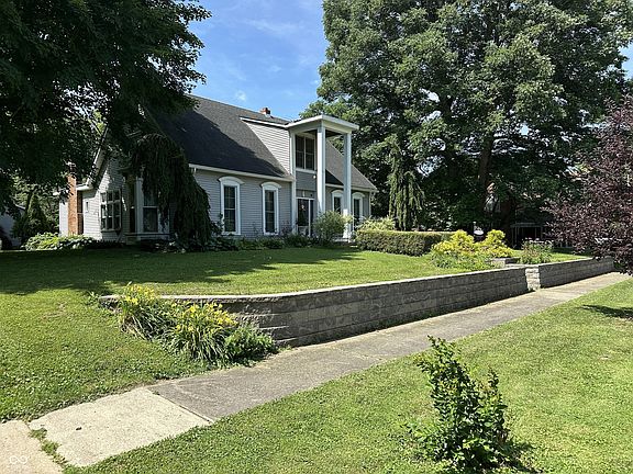 2nd image of 227 W Main St