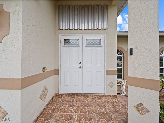 3rd image of 3919 SW 1st Ave