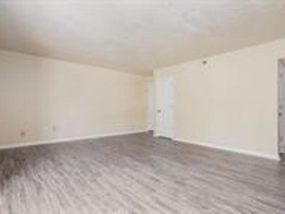 3rd image of 4236 Concord Ln #1