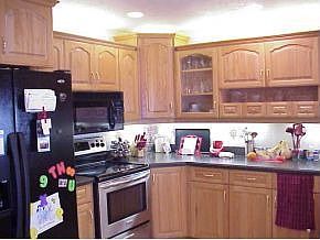 3rd image of 2405 NE 34th Pl