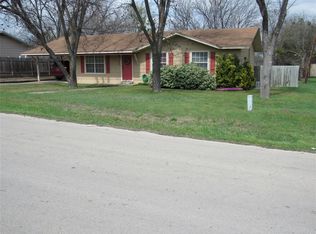 503 Sutton Dr, Comanche, TX 76442
