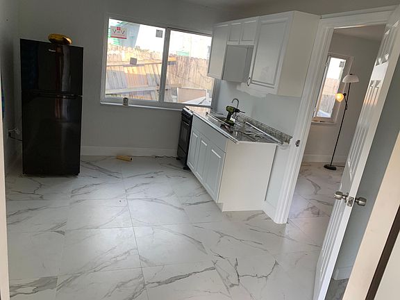 3rd image of 2245 NW 155th St