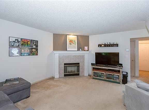 5th image of 6027 NE Moonstone Dr #17-D