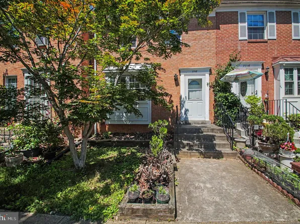 7718 Trevino Ln, Falls Church, VA 22043
