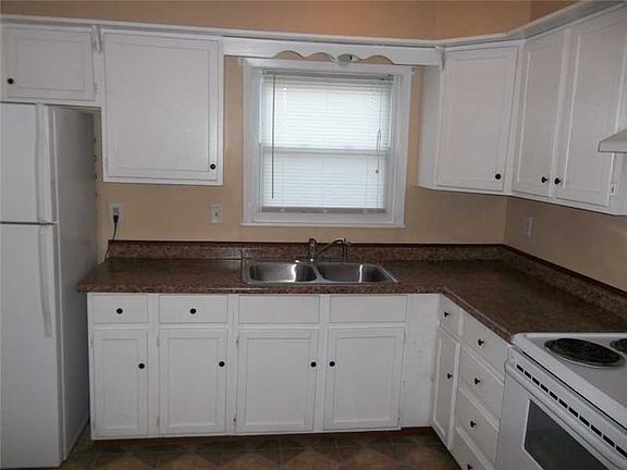 5th image of 9943 Maurine Dr