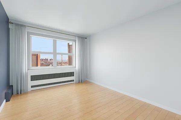 Sold by Thomas Lipovetsky, LREB | media 7
