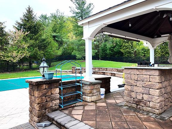2nd image of 276 Tanyard Rd