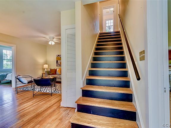 5th image of 806 Essex St