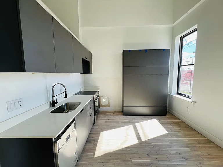 601 York St #9 — Photo 9