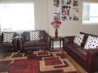 355 NE Eaton Ln #1, Issaquah, WA 98029