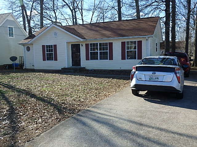 1st image of 566 Lorie Ln