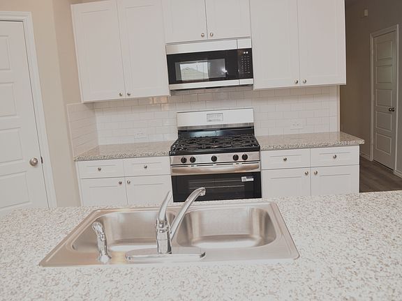 4th image of 740 Rubicon Rd