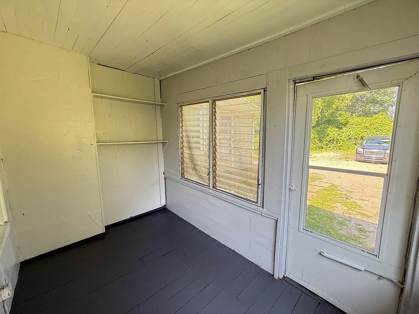Lansing Ave 2120 — Photo 3