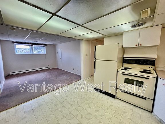 3rd image of 1430B Braemar St