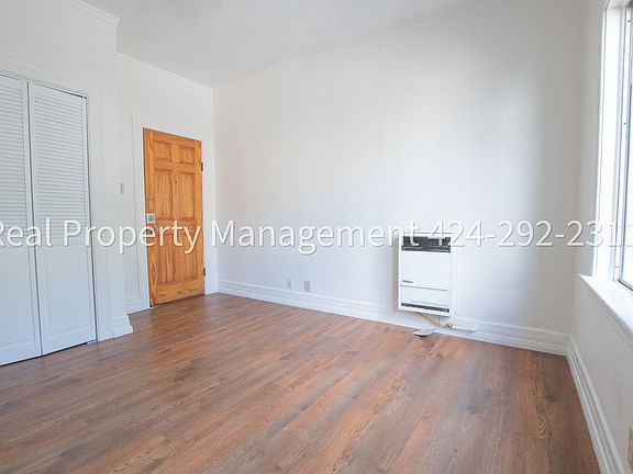 4th image of 910 W 41st St #9