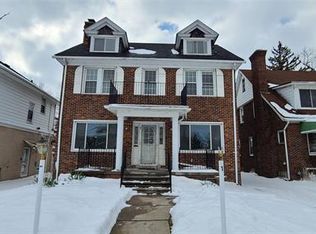 585 Chalmers St, Detroit, MI 48215