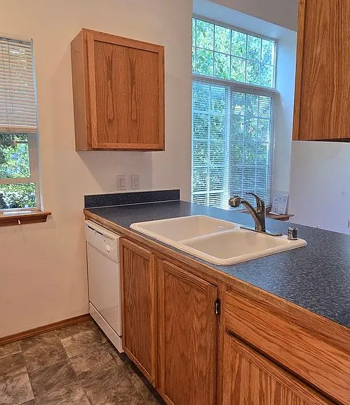 1808 E Sunset Dr #202 — Photo 5