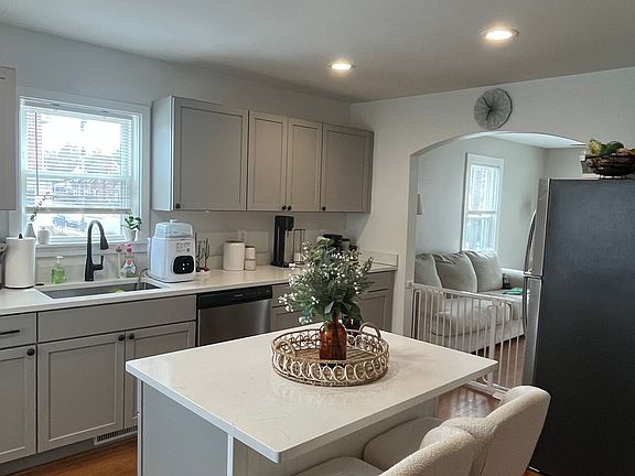 5th image of 56 W Green St