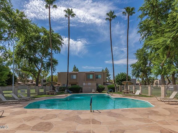 2nd image of 8017 E GLENROSA Avenue
